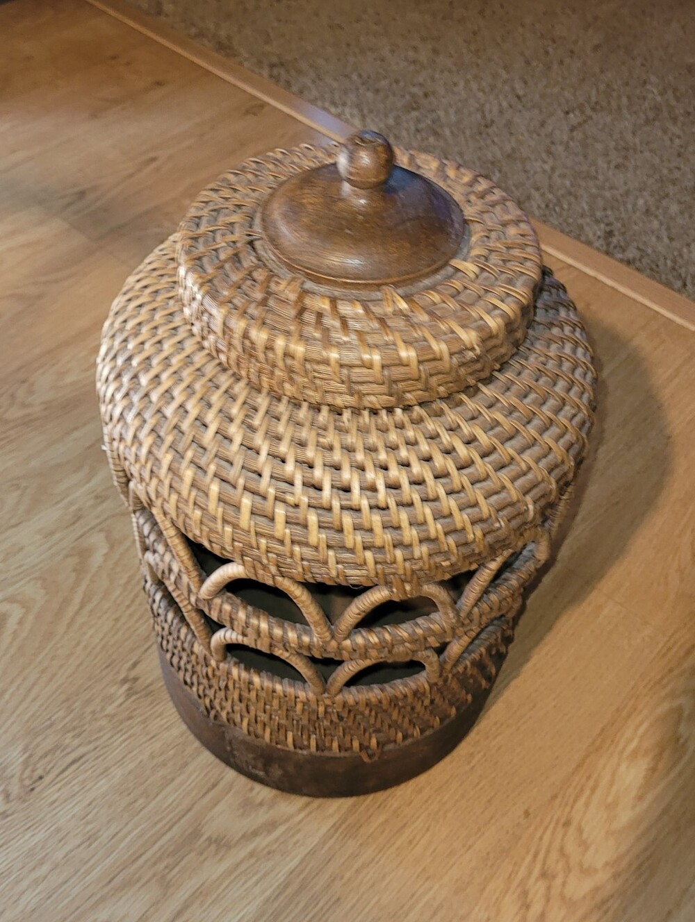 Vintage Wicker Basket - Picture 2 of 8